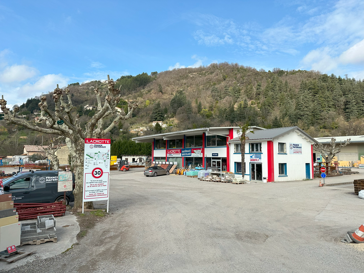 Photo de France Matériaux Lacrotte - Gravillon ardeche . fr