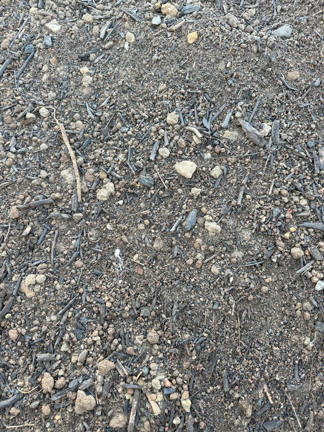 TERRE VEGETALE CRIBLEE ET ENRICHIE - Gravillon-Ardèche