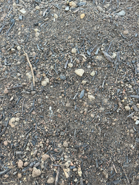 TERRE VEGETALE CRIBLEE ET ENRICHIE - Gravillon-Ardèche