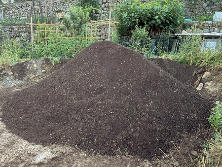 TERRE VEGETALE CRIBLEE ET ENRICHIE - Gravillon-Ardèche